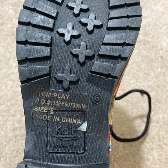 NEW Red Floral Boots Boutique Brand Size 6 - Picture 5 of 7